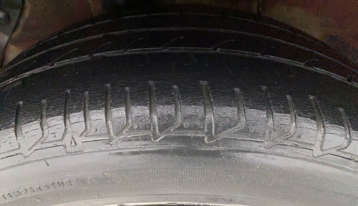 2018 Hyundai Elite i20 ASTA 1.2 (O), Petrol, Manual, 40,129 km, Right Rear Tyre Tread