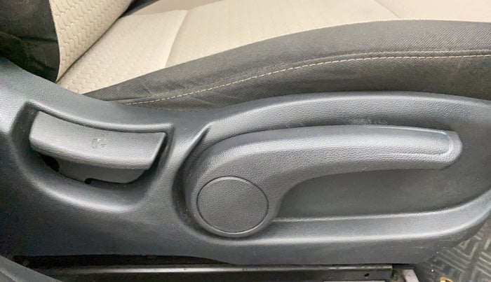 2018 Hyundai Elite i20 ASTA 1.2 (O), Petrol, Manual, 40,129 km, Driver Side Adjustment Panel