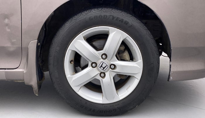 2011 Honda City 1.5L I-VTEC V MT, Petrol, Manual, 1,14,079 km, Right Front Wheel