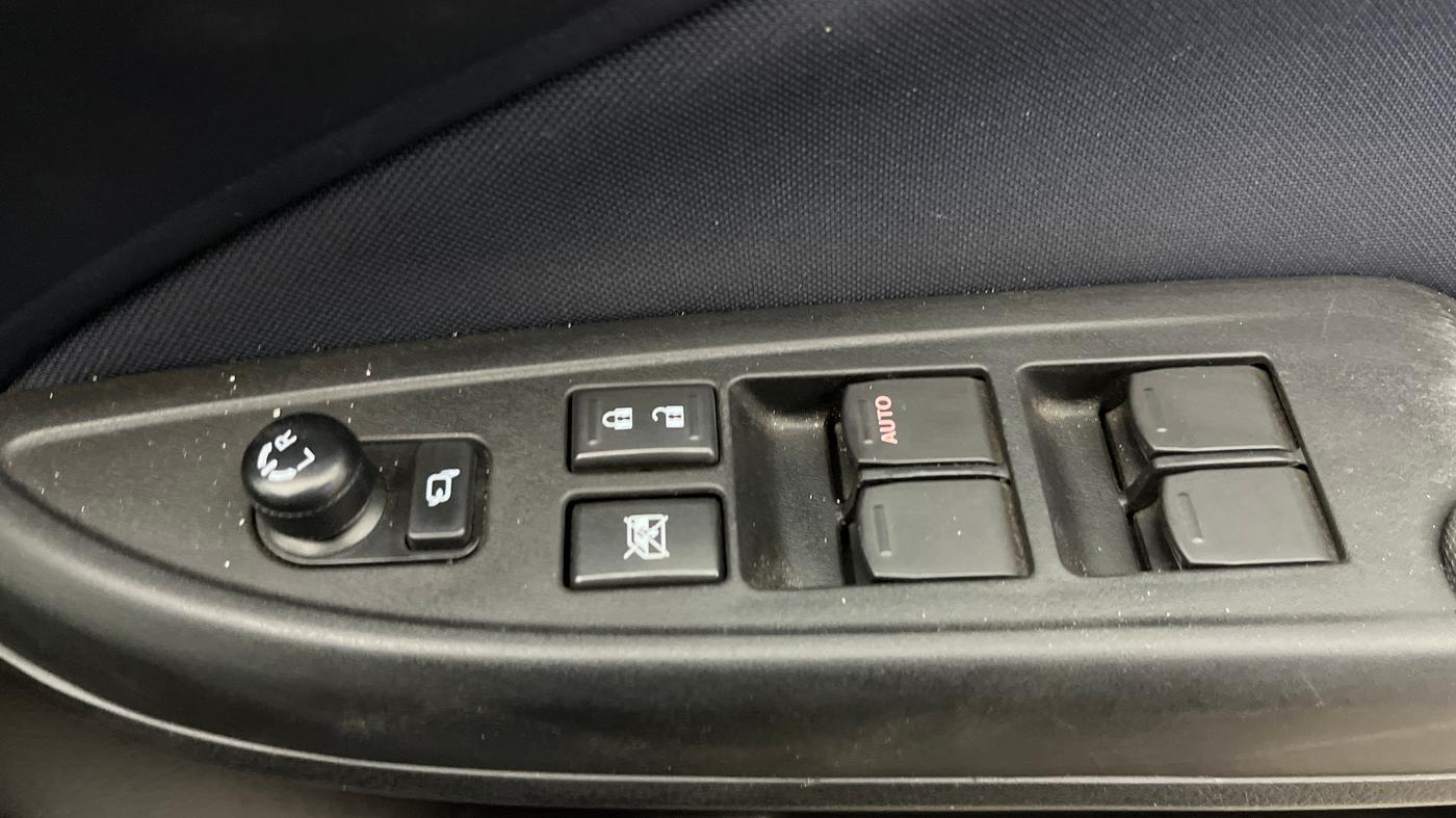 2022 Maruti Baleno DELTA PETROL 1.2, Petrol, Manual, 47,073 km, Driver Side Door Panels Control