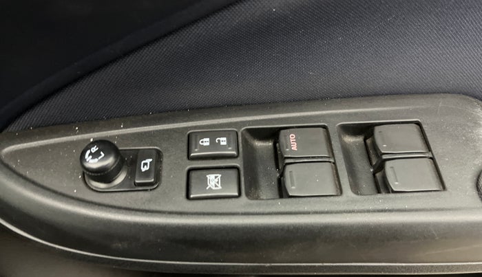 2022 Maruti Baleno DELTA PETROL 1.2, Petrol, Manual, 47,073 km, Driver Side Door Panels Control