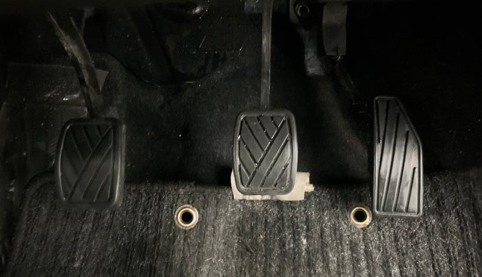2022 Maruti Baleno DELTA PETROL 1.2, Petrol, Manual, 47,073 km, Pedals