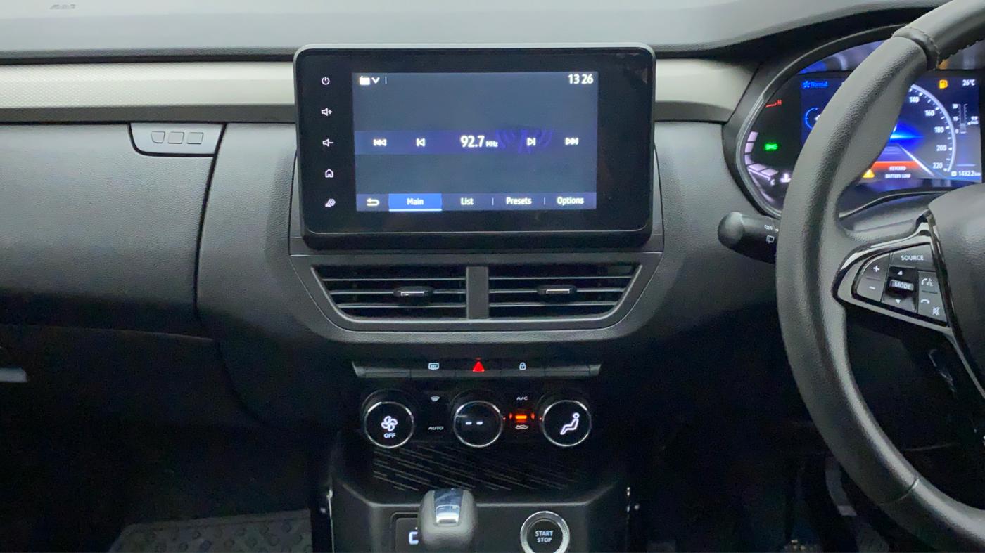 2021 Renault Kiger RXZ CVT 1.0 TURBO DUAL TONE, Petrol, Automatic, 14,569 km, Air Conditioner