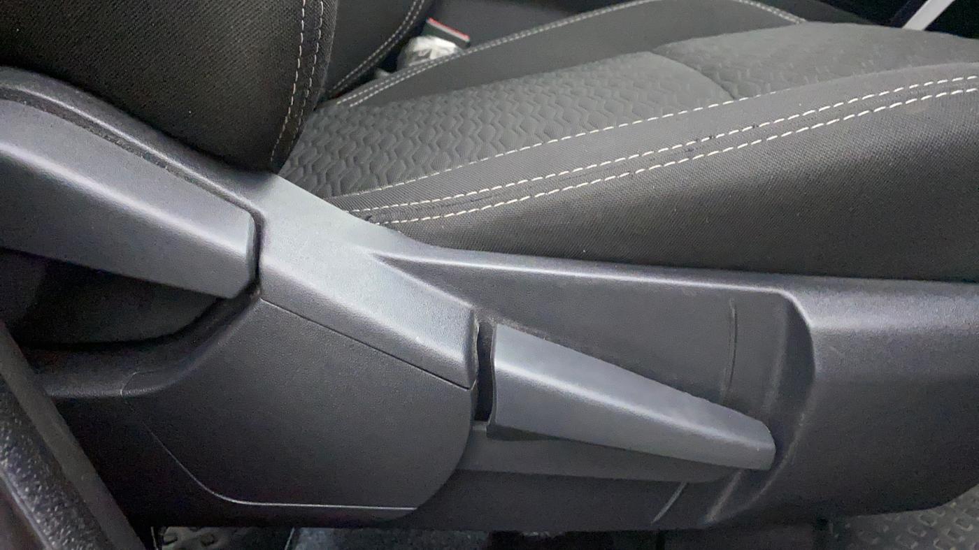 2021 Renault Kiger RXZ CVT 1.0 TURBO DUAL TONE, Petrol, Automatic, 14,569 km, Driver Side Adjustment Panel