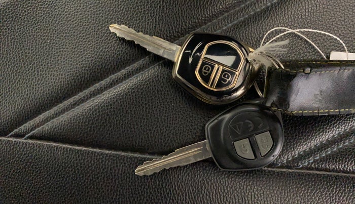 2023 Maruti Swift VXI, Petrol, Manual, 26,103 km, Key Close Up