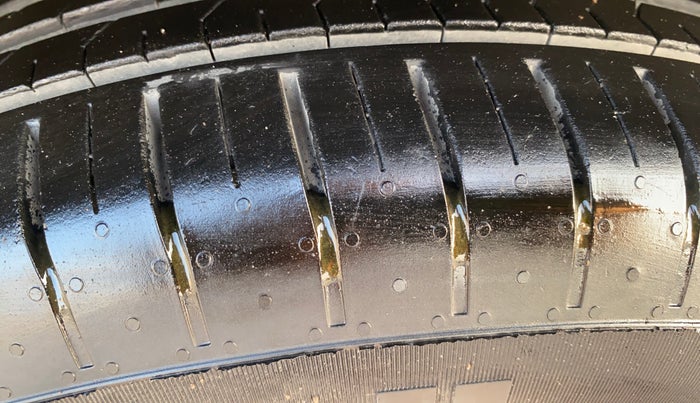 2016 Hyundai Elite i20 SPORTZ 1.2, Petrol, Manual, 42,104 km, Right Front Tyre Tread