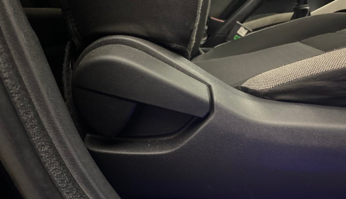 2023 Nissan MAGNITE XL, Petrol, Manual, 41,704 km, Driver Side Adjustment Panel