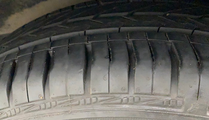 2015 Hyundai Xcent S 1.2, Petrol, Manual, 56,814 km, Left Rear Tyre Tread