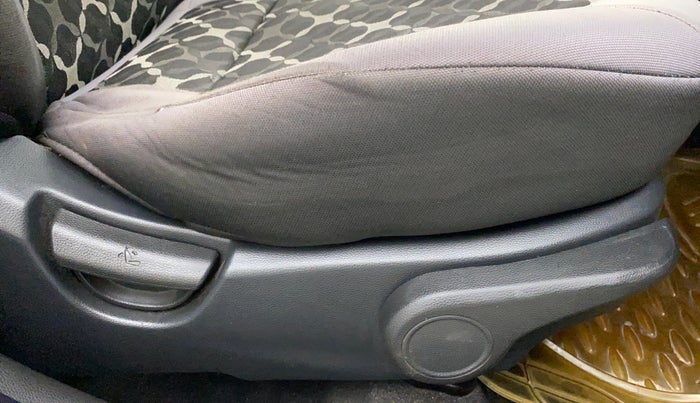 2015 Hyundai Xcent S 1.2, Petrol, Manual, 56,814 km, Driver Side Adjustment Panel