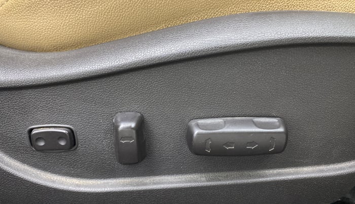 2013 Hyundai New Elantra 1.8 SX AT VTVT, Petrol, Automatic, 44,274 km, Driver Side Adjustment Panel