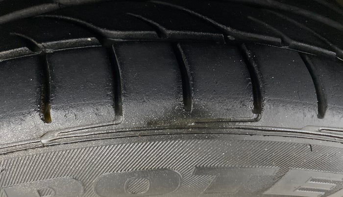 2013 Hyundai New Elantra 1.8 SX AT VTVT, Petrol, Automatic, 44,274 km, Left Front Tyre Tread