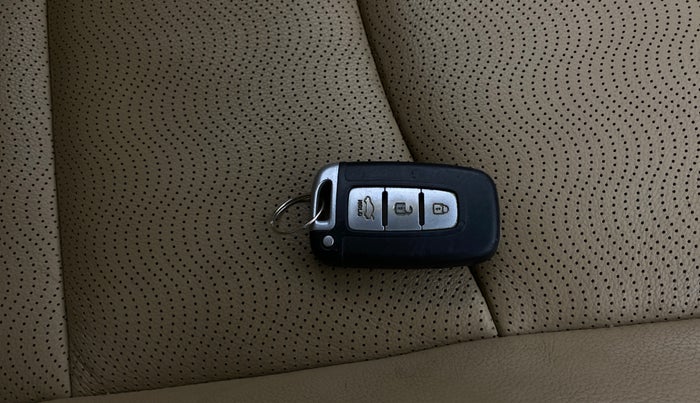 2013 Hyundai New Elantra 1.8 SX AT VTVT, Petrol, Automatic, 44,274 km, Key Close Up