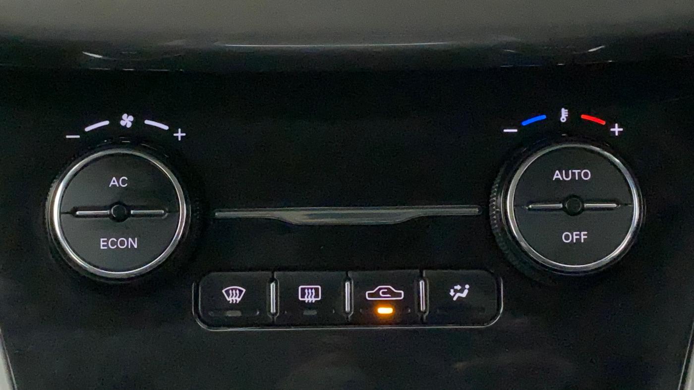 2019 Tata NEXON XZ PLUS PETROL, Petrol, Manual, 27,884 km, Automatic Climate Control