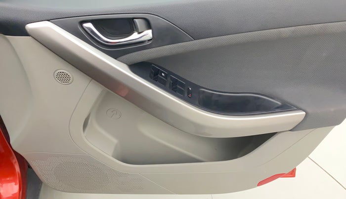 2019 Tata NEXON XZ PLUS PETROL, Petrol, Manual, 27,884 km, Driver Side Door Panels Control