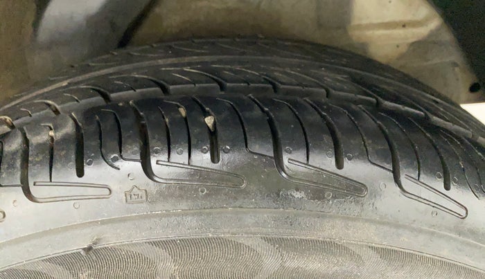 2010 Hyundai i20 MAGNA (O) 1.2, Petrol, Manual, 46,071 km, Left Rear Tyre Tread