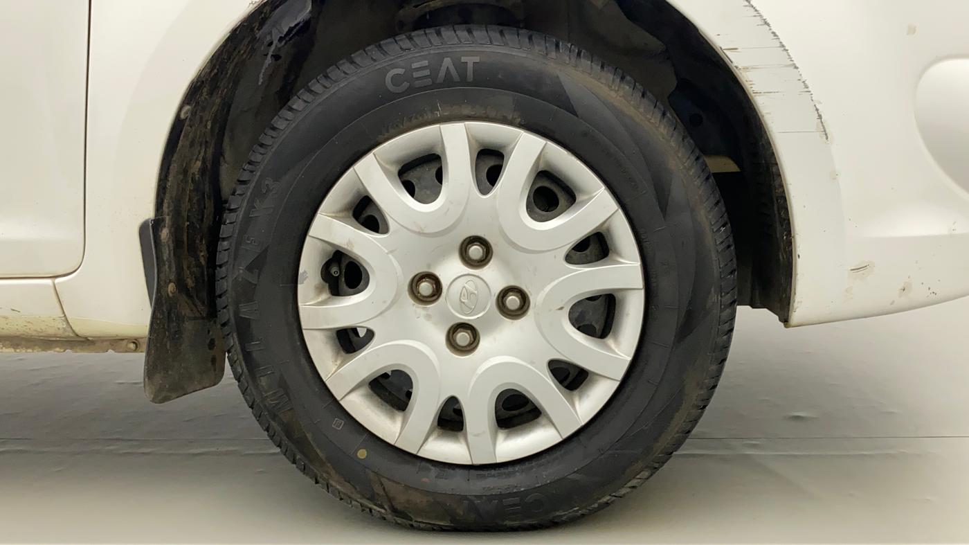 2010 Hyundai i20 MAGNA (O) 1.2, Petrol, Manual, 46,071 km, Right Front Wheel