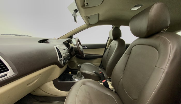 2010 Hyundai i20 MAGNA (O) 1.2, Petrol, Manual, 46,071 km, Right Side Front Door Cabin