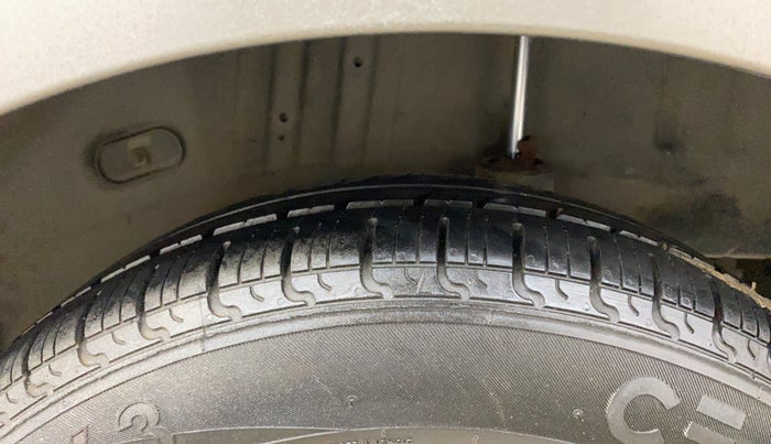 2014 Chevrolet Beat LT PETROL, Petrol, Manual, 39,800 km, Left Rear Tyre Tread