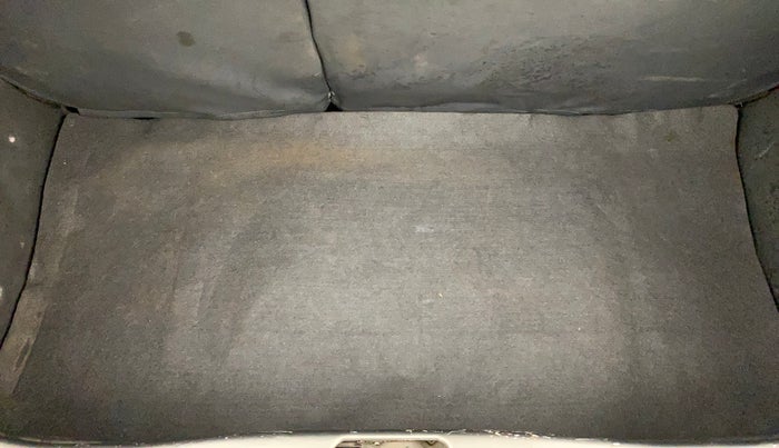 2014 Chevrolet Beat LT PETROL, Petrol, Manual, 39,800 km, Boot Inside