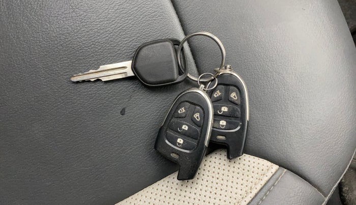 2014 Chevrolet Beat LT PETROL, Petrol, Manual, 39,800 km, Key Close Up