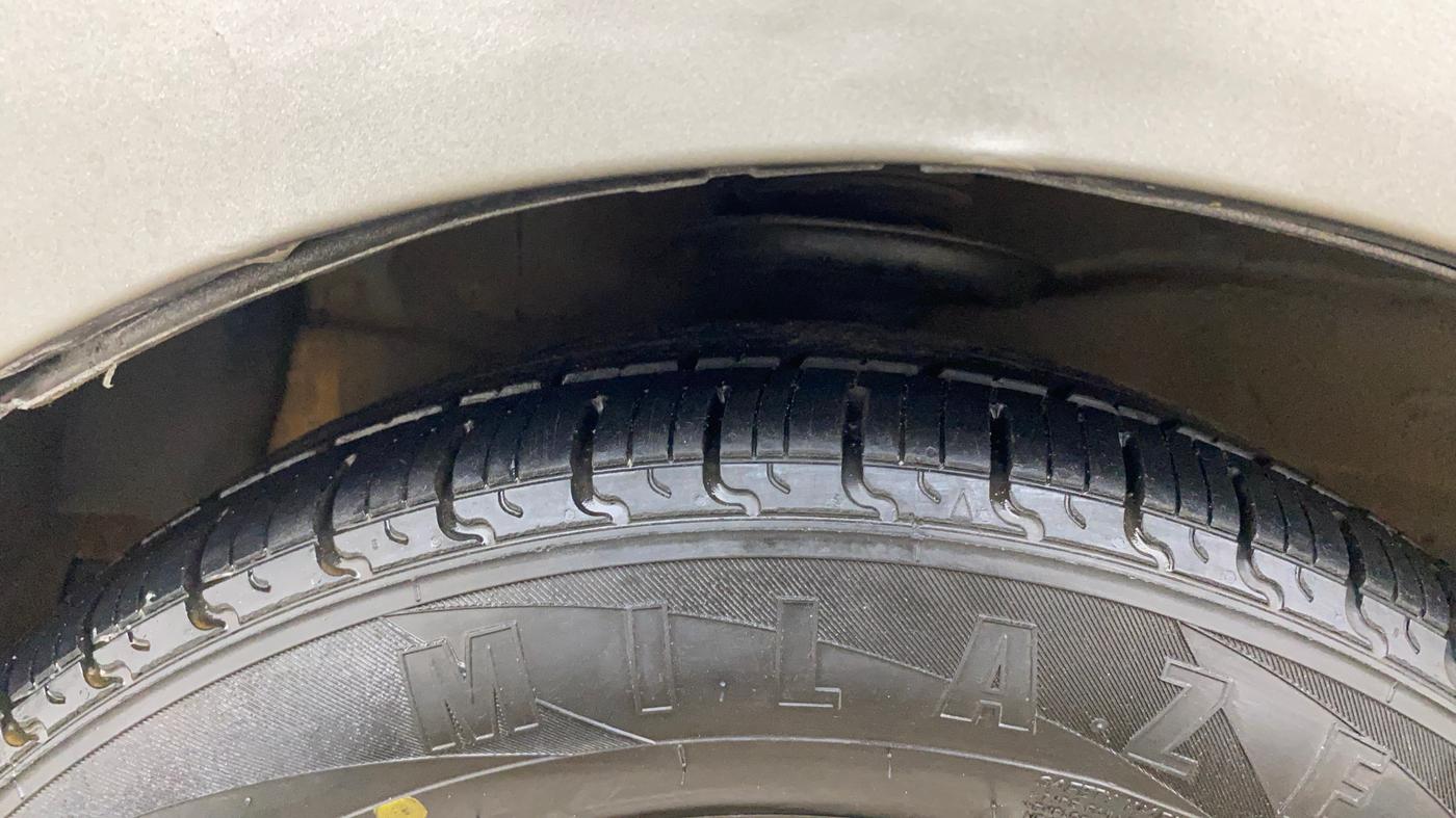 2014 Chevrolet Beat LT PETROL, Petrol, Manual, 39,800 km, Left Front Tyre Tread