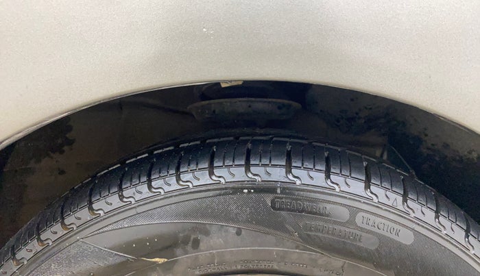 2014 Chevrolet Beat LT PETROL, Petrol, Manual, 39,800 km, Right Front Tyre Tread