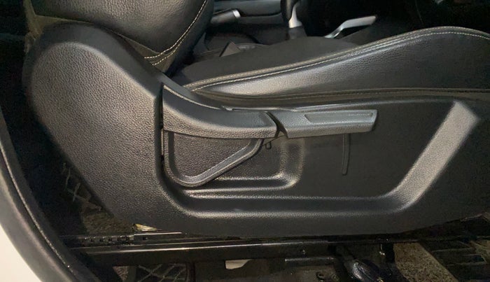 2023 KIA SONET HTK PLUS 1.0 IMT, Petrol, Manual, 33,601 km, Driver Side Adjustment Panel