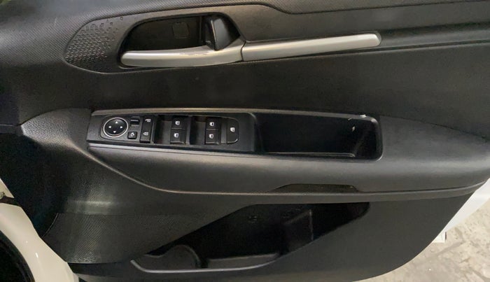 2023 KIA SONET HTK PLUS 1.0 IMT, Petrol, Manual, 33,601 km, Driver Side Door Panels Control