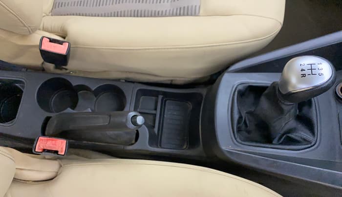 2015 Ford Figo Aspire AMBIENTE 1.2 PETROL, CNG, Manual, 1,08,212 km, Gear Lever