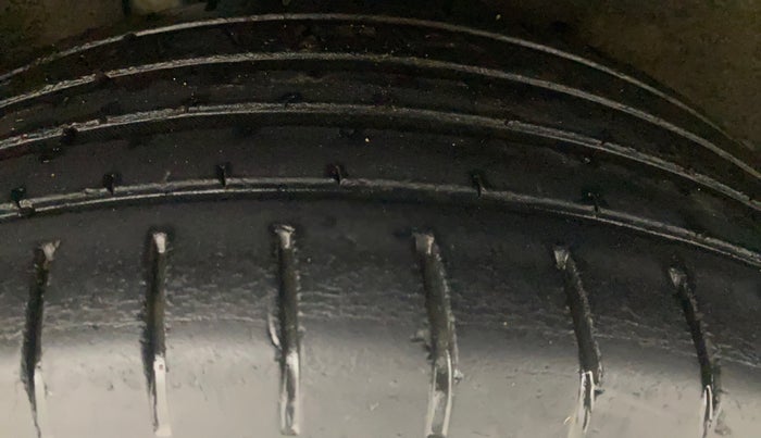 2017 Maruti Baleno ZETA PETROL 1.2, Petrol, Manual, 60,138 km, Right Rear Tyre Tread