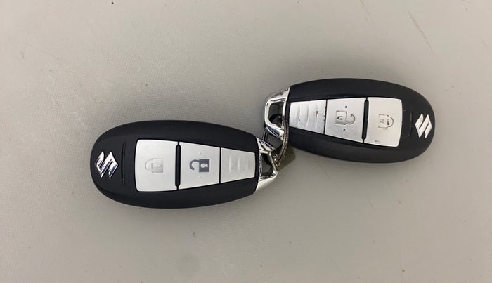 2017 Maruti Baleno ZETA PETROL 1.2, Petrol, Manual, 60,138 km, Key Close Up