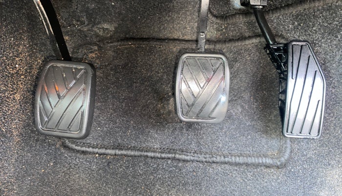 2017 Maruti Baleno ZETA PETROL 1.2, Petrol, Manual, 60,138 km, Pedals