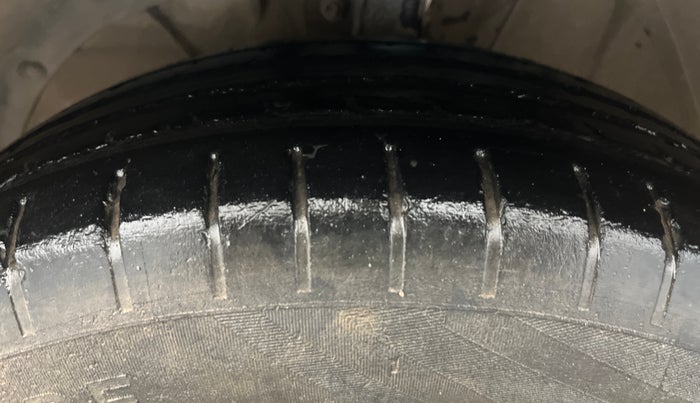 2018 Maruti Swift ZXI PLUS, Petrol, Manual, 51,153 km, Left Front Tyre Tread