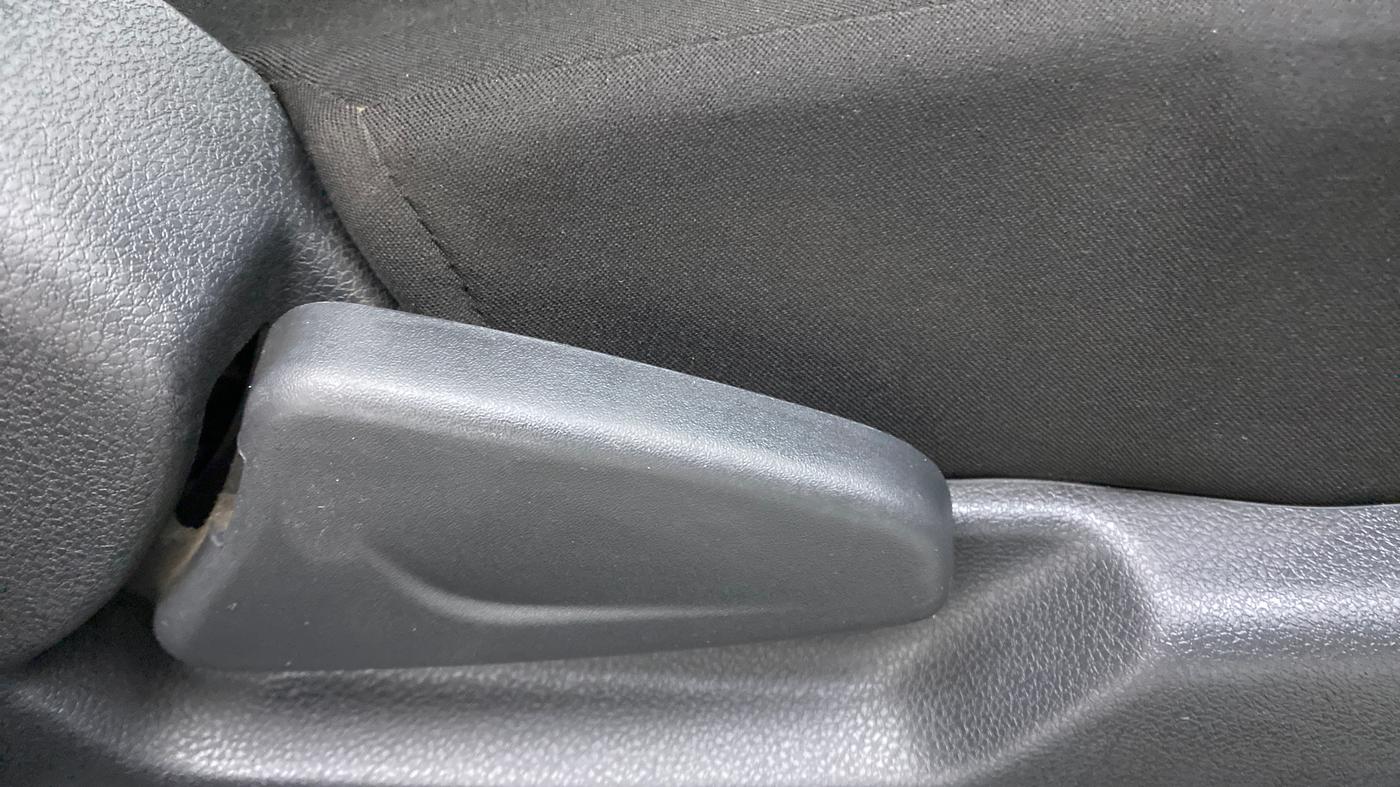 2016 Renault Kwid RXT 1.0 EASY-R AT OPTION, Petrol, Automatic, 20,403 km, Driver Side Adjustment Panel