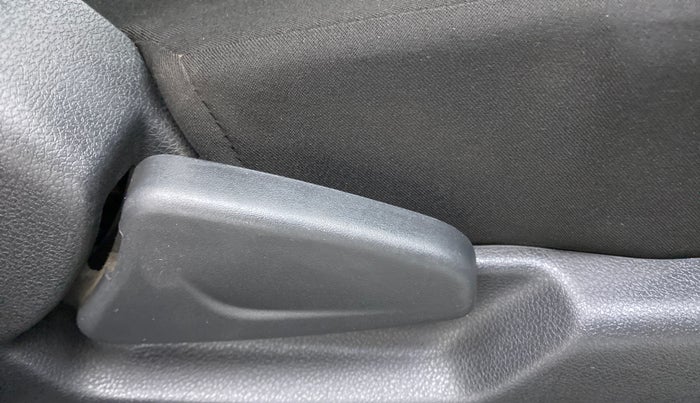 2016 Renault Kwid RXT 1.0 EASY-R AT OPTION, Petrol, Automatic, 20,403 km, Driver Side Adjustment Panel