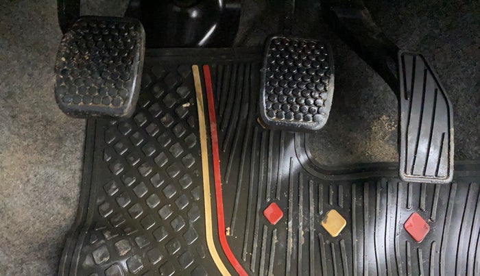 2018 Maruti Alto 800 LXI, Petrol, Manual, 39,874 km, Pedals