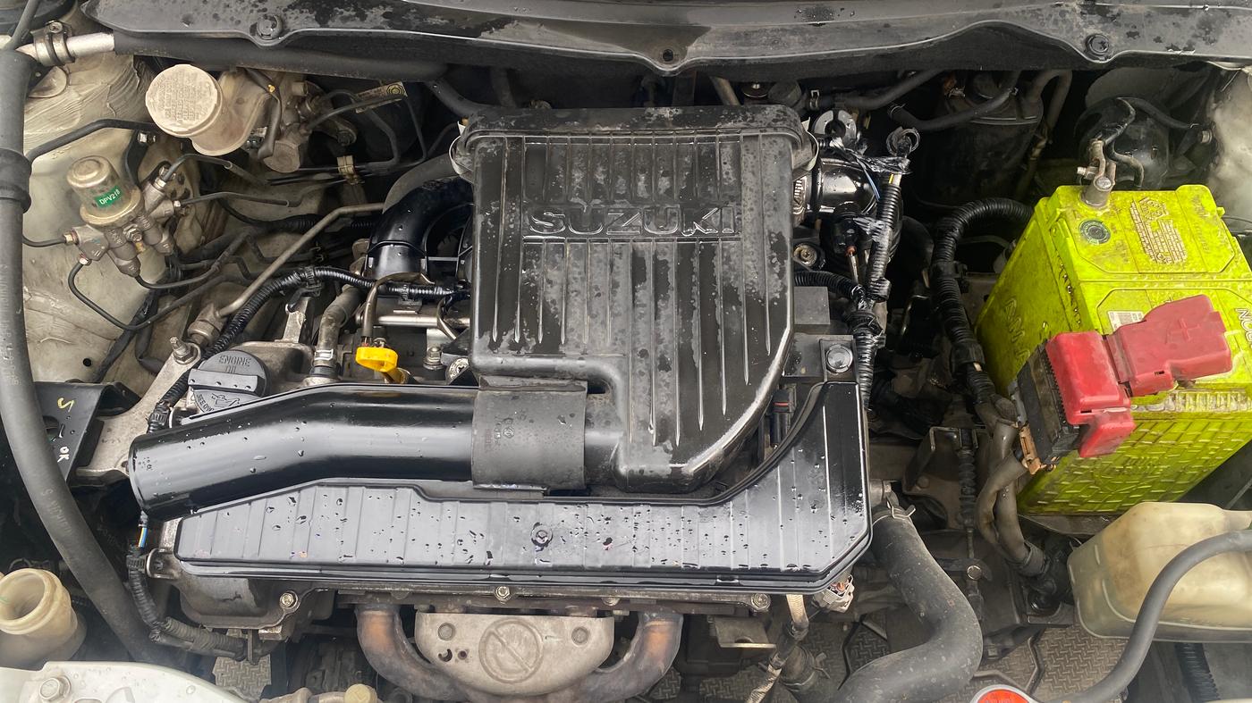 2013 Maruti Swift VXI, Petrol, Manual, 70,230 km, Engine View