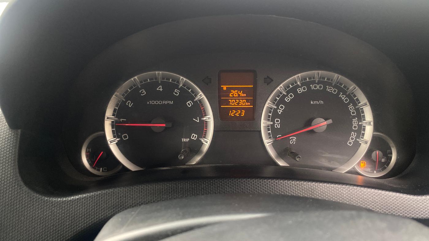 2013 Maruti Swift VXI, Petrol, Manual, 70,230 km, Odometer Image