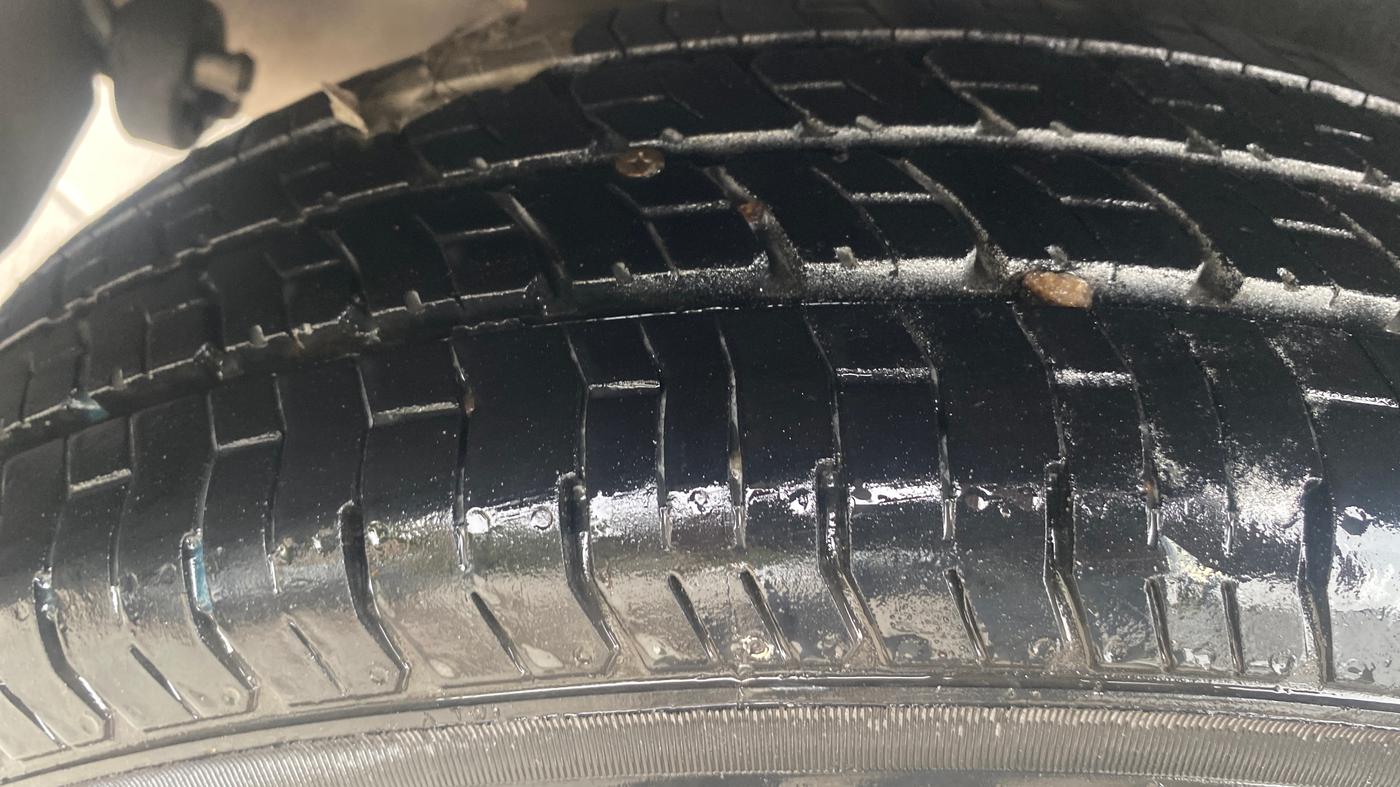 2013 Maruti Swift VXI, Petrol, Manual, 70,230 km, Right Rear Tyre Tread