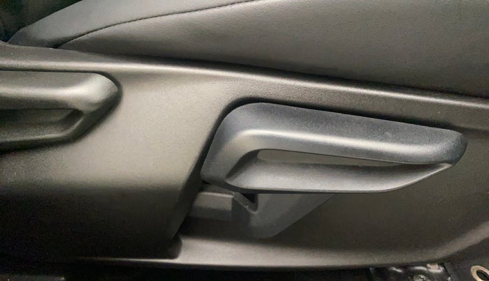 2022 Tata NEXON XZA PLUS (O) PETROL DARK EDITION, Petrol, Automatic, 18,300 km, Driver Side Adjustment Panel