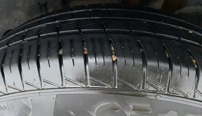 2017 Maruti Dzire VXI, Petrol, Manual, 65,868 km, Left Rear Tyre Tread
