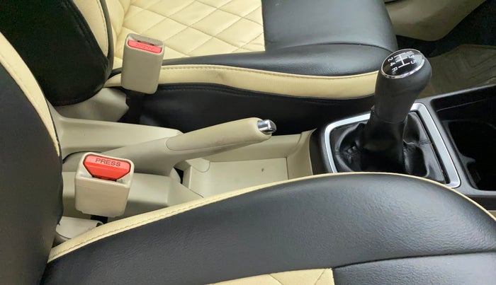 2017 Maruti Dzire VXI, Petrol, Manual, 65,868 km, Gear Lever