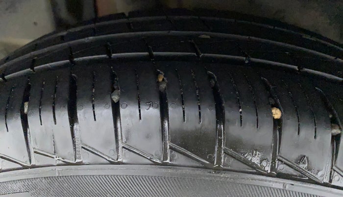 2017 Maruti Dzire VXI, Petrol, Manual, 65,868 km, Right Rear Tyre Tread