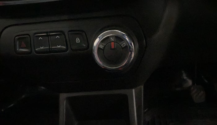 2018 Renault Kwid RXT 1.0 AMT (O), Petrol, Automatic, 58,257 km, Gear Lever