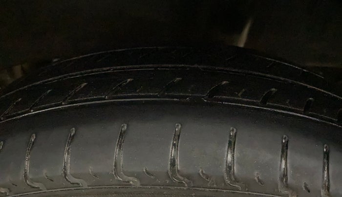 2018 Renault Kwid RXT 1.0 AMT (O), Petrol, Automatic, 58,257 km, Left Rear Tyre Tread