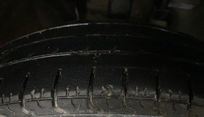 2018 Renault Kwid RXT 1.0 AMT (O), Petrol, Automatic, 58,257 km, Right Front Tyre Tread