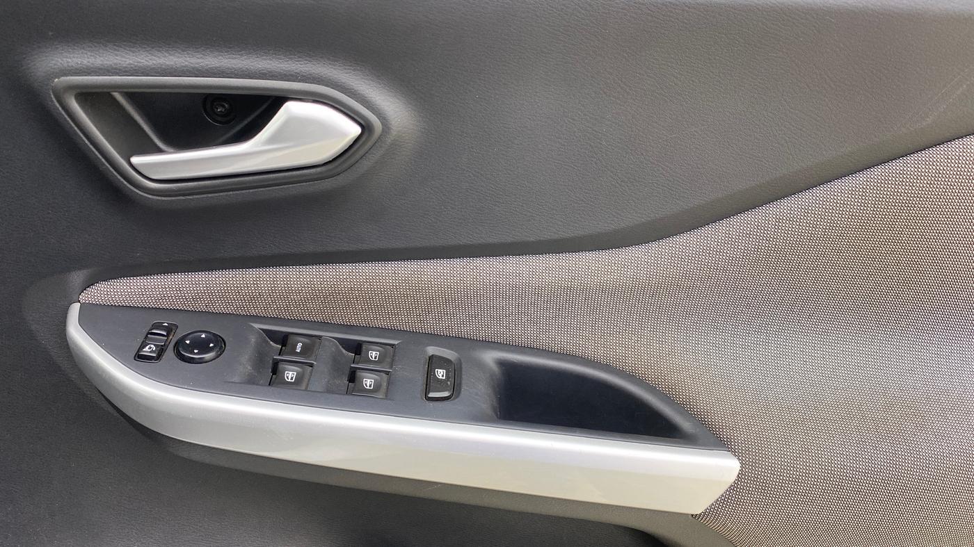 2022 Nissan MAGNITE XV TURBO, Petrol, Manual, 22,147 km, Driver Side Door Panels Control