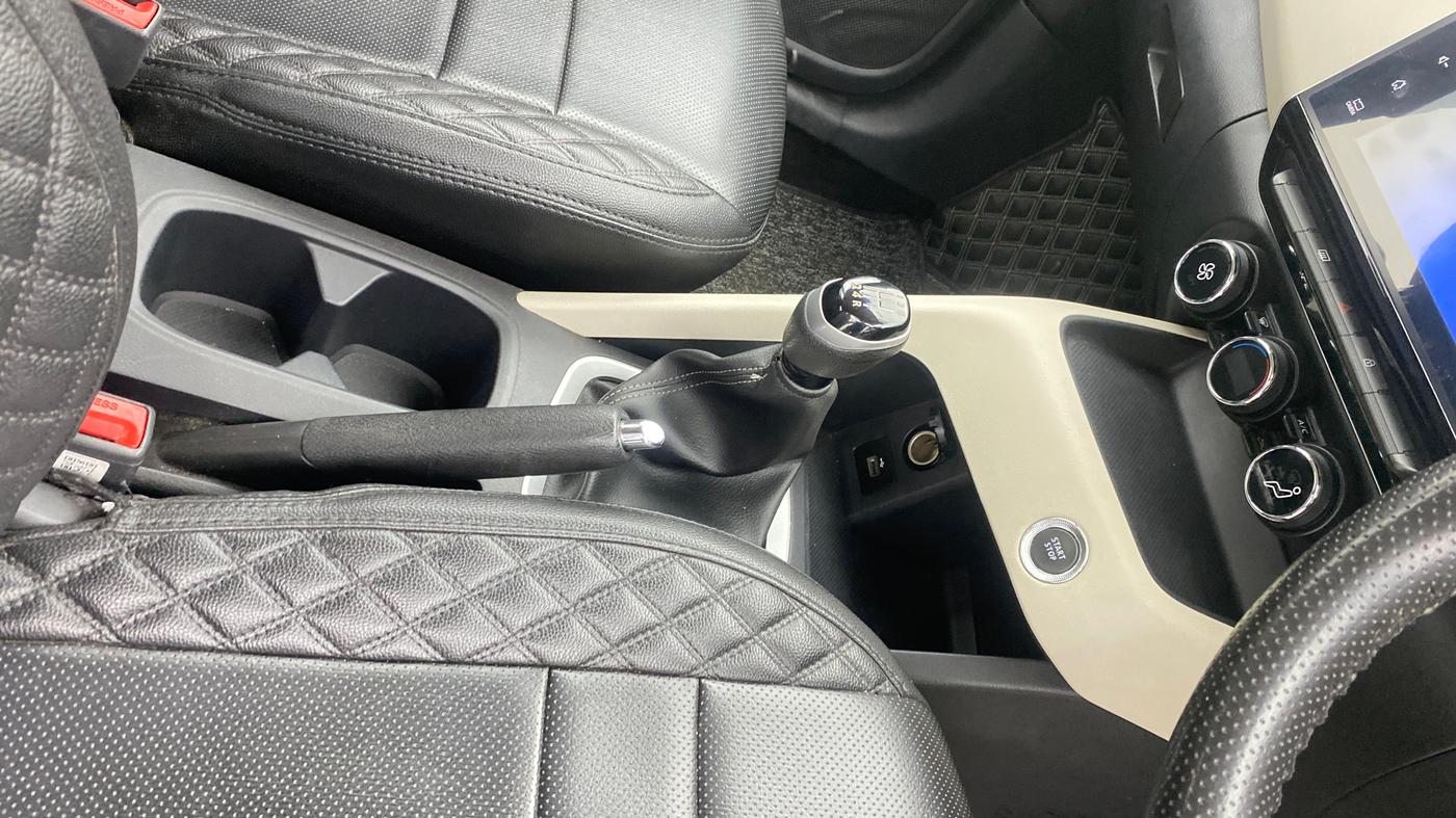 2022 Nissan MAGNITE XV TURBO, Petrol, Manual, 22,147 km, Gear Lever