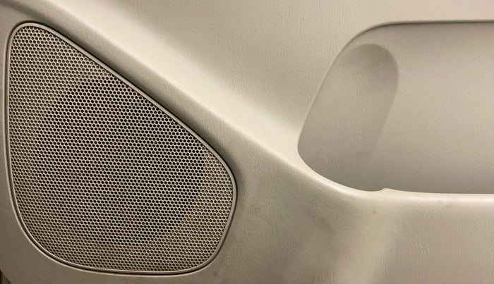 2012 Toyota Innova 2.5 GX 8 STR BS IV, Diesel, Manual, 1,13,870 km, Speaker