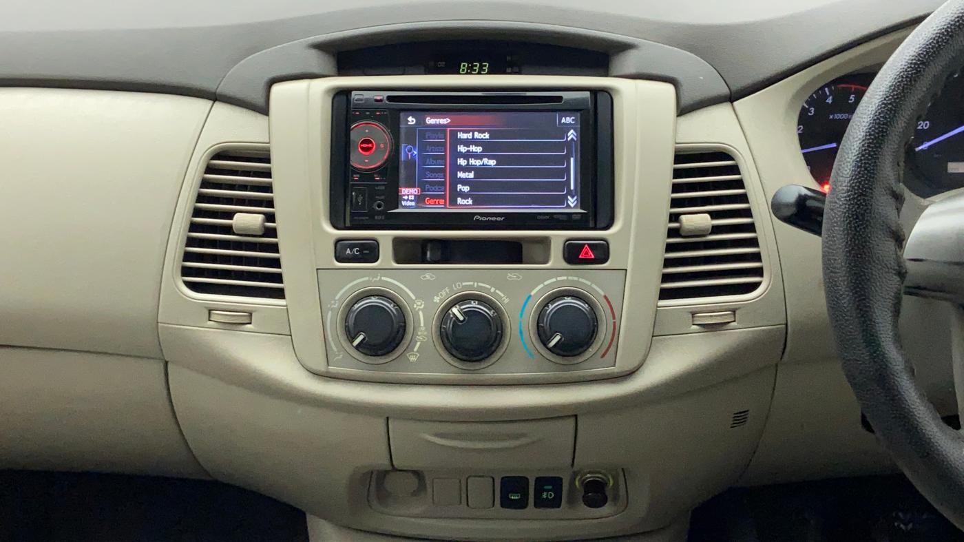 2012 Toyota Innova 2.5 GX 8 STR BS IV, Diesel, Manual, 1,13,870 km, Air Conditioner